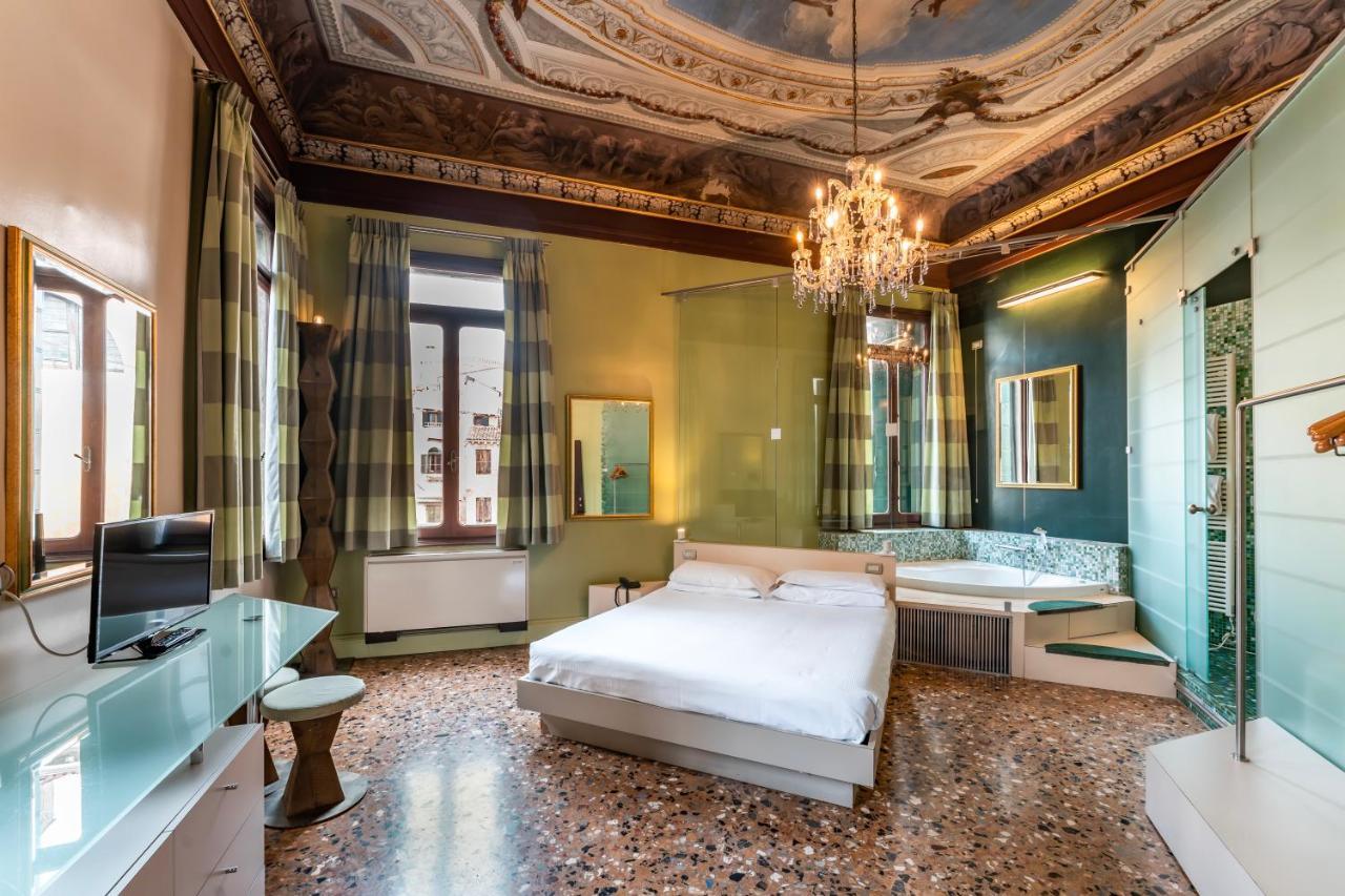 Отель Sogno Di Giulietta E Romeo Венеция Экстерьер фото